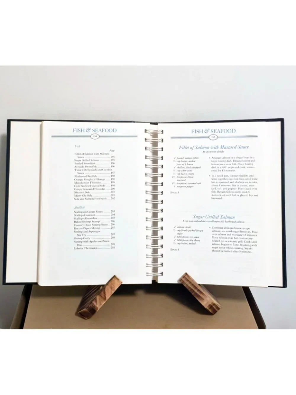 Junior League Binghamton Family & Company Cookbook 1992 1st Printing Spiedies